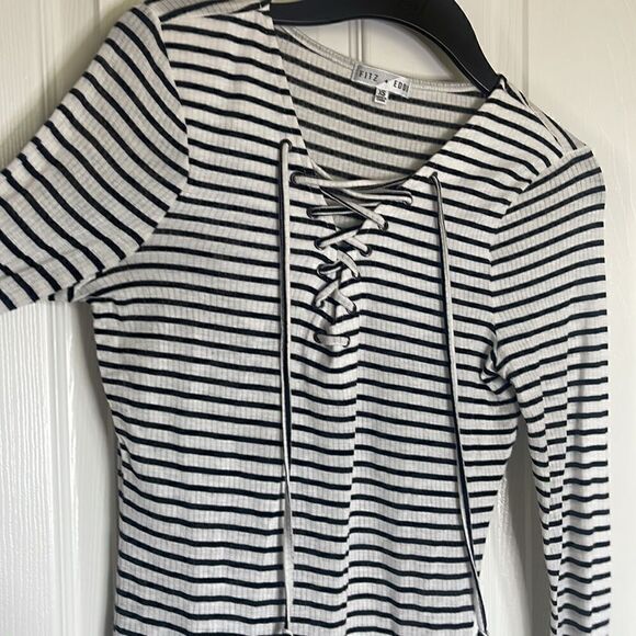 Fits + Eddi long sleeve drawstring top size xs - Picture 2 of 3